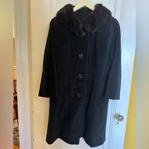 🖤 gorgeous formal vintage fur coat